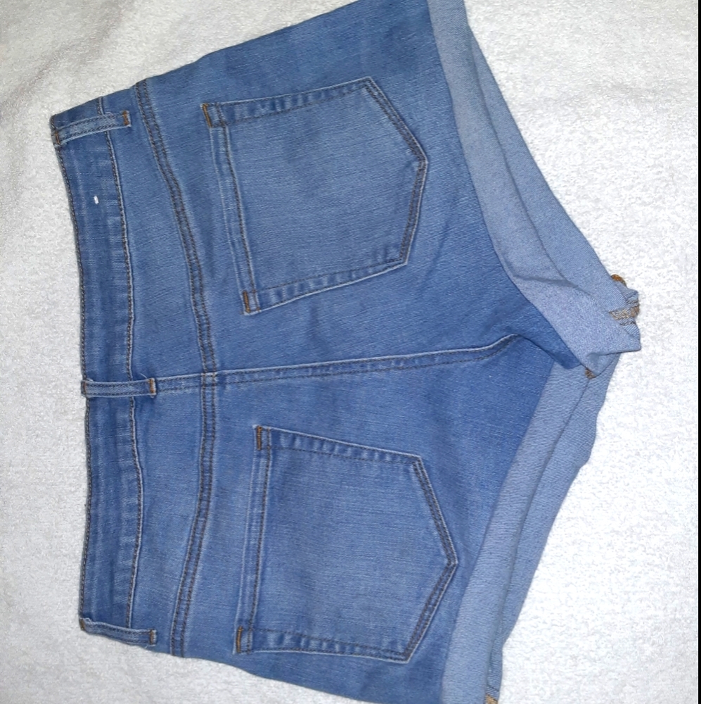 Shorts - Picture 2 of 2